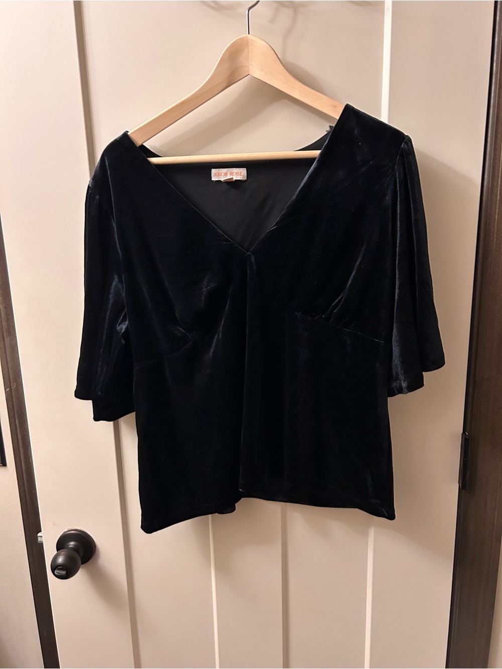 Knox Rose Black Velvet V-Neck Blouse